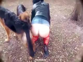 Pink feline female allows stallion to penetrate that space until it overflows