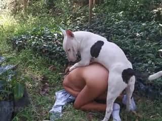 Love between woman, teenager and dog, a new way of being